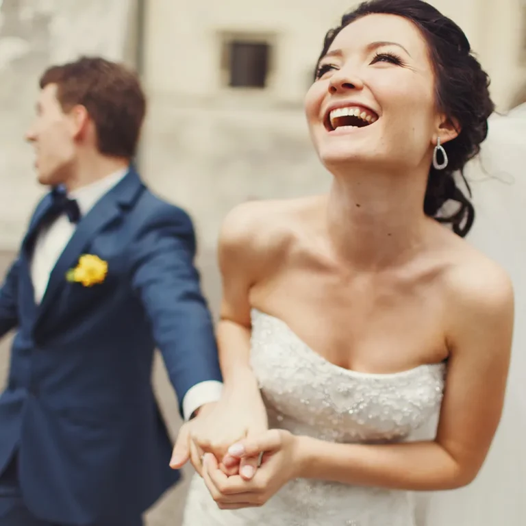 evoke-epically-happy-couple